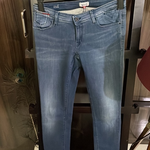 Tommy Hilfiger faded greyish blue denims. Waist 28 - Picture 4 of 7